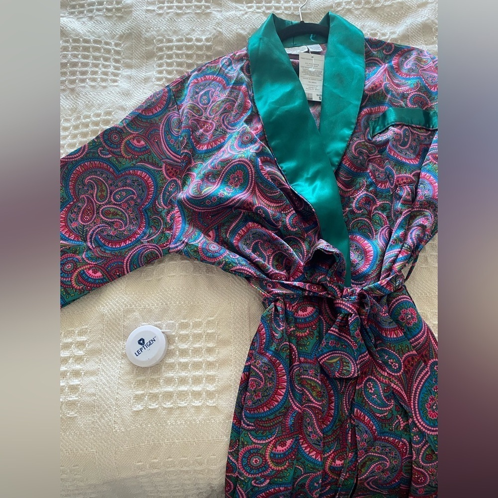 BNWT Beautiful Robe Men Women Multicolor Maxi Length Shimmery Fabric Sz S - Picture 2 of 7